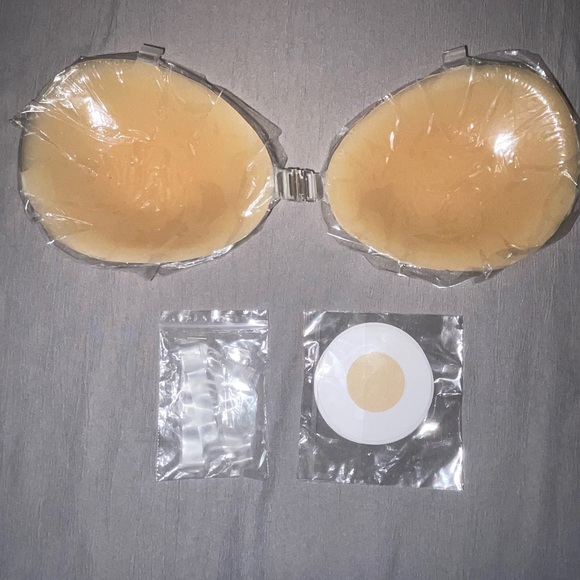 Sticky no show padded bra with straps - Picture 2 of 3